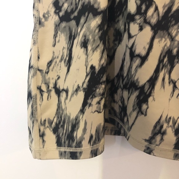 Lululemon Tank - Picture 14 of 16